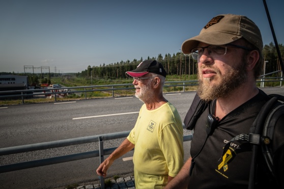 Hans Henriksson och Fredrik Edén håller takten längst fram när Veteranmarschen närmade sig Luleå 29 maj. Foto Kim Svensson Hans Henriksson och Fredrik Edén håller takten längst fram när Veteranmarschen närmade sig Luleå 29 maj. Foto Kim Svensson