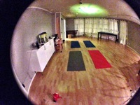 Pärongårdens samlingssal - en av fem lokaler som YesYoga hyr i söderort.