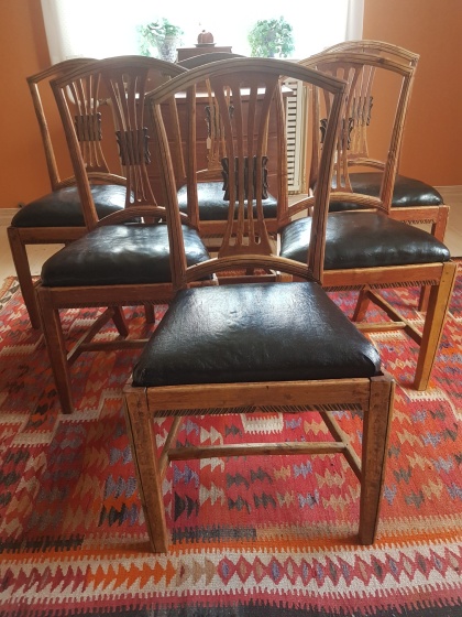 Six gustavian chairs. More pictures on next page "Bilder/Pictures"!