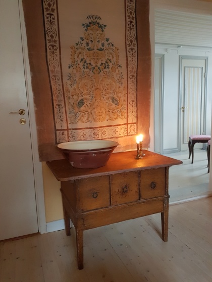 Tablebench. More pictures on next page "Bilder/Pictures"!