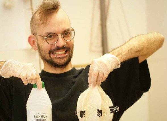 Glad Erik experimenterar experimenterar och testar nya kombinationer. (Foto: Anneli Richardsson) Glad Erik experimenterar experimenterar och testar nya kombinationer. (Foto: Anneli Richardsson)