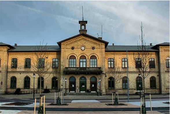 Det är i det gamla stationshuset i Skåne som Hemslöjden Skåne har sitt säte. Härliga lokaler mitt i stan. Huset kommer att bli centrum för konferensen i maj. Det är i det gamla stationshuset i Skåne som Hemslöjden Skåne har sitt säte. Härliga lokaler mitt i stan. Huset kommer att bli centrum för konferensen i maj.