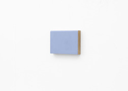 Berättaren. Charlotte Jönsson. 2016. Olja på mdf. 18,3 x 12 x 3 cm. Foto: Jean-Baptiste Beranger. Berättaren. Charlotte Jönsson. 2016. Olja på mdf. 18,3 x 12 x 3 cm. Foto: Jean-Baptiste Beranger.