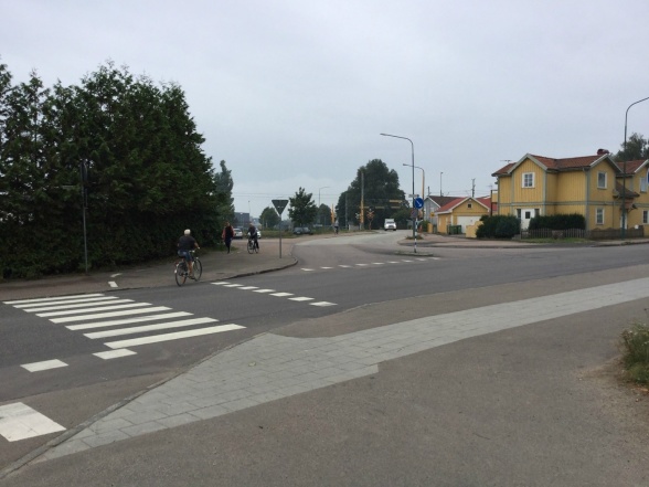 Trafiksäkerheten vid cykelöverfarten är en av sakerna som behöver förbättras på Sandgatan. Trafiksäkerheten vid cykelöverfarten är en av sakerna som behöver förbättras på Sandgatan.