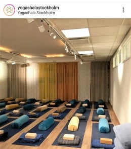repost instagram repost instagram