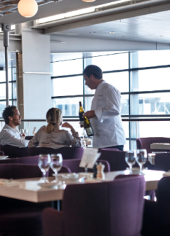 När jag hinner pratar jag gärna med gästerna på Brasserie, Pontus in the Air, på Arlanda terminal 5. När jag hinner pratar jag gärna med gästerna på Brasserie, Pontus in the Air, på Arlanda terminal 5.