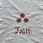 En fint handbroderad tvättpåse