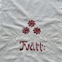 En fint handbroderad tvättpåse