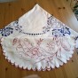 Två fina handbroderade sommardukar.