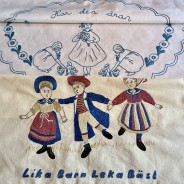 Två fint handbroderade textilier