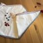 En fin tvättpåse. Handbroderad och oanvänd.