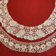 Två vackra kragar i linne