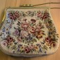 Julpris!  En antik aftonväska i petit point, handsydd!