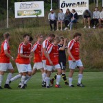 daniel johansson gratuleras efter kvitteringsbollen
