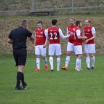 Fredrik Nilsson gratuleras för matchens första mål