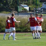 Alexander Wallinder gratuleras för 1-0 målet
