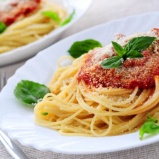 127949-pasta-and-tomato-sauce
