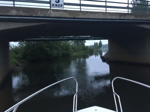 I Torsång så styrde vi in under de båda broarna som leder mot Ösjön.