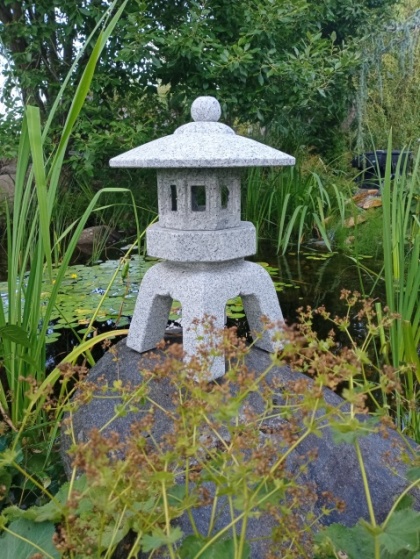 Japansk trädgård , sten hus önnestad
