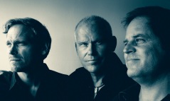 Stockholm Jazz Trio: Daniel Tilling, Jan Adefelt, Jesper Kviberg. foto Leif Johansson