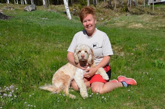 Anneli Dahlströn, elev 2016, tillsammans med sin portugisiska vattenhund Nilo. Anneli Dahlströn, elev 2016, tillsammans med sin portugisiska vattenhund Nilo.