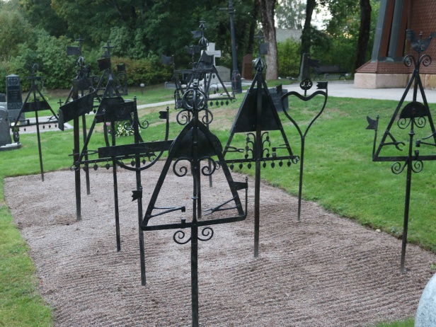 https://www.google.se/maps/place/Nykyrka+kyrka/@57.919061,13.8583326,3a,77.6y,240.19h,103.02t/data=!3m6!1e1!3m4!1sqB-E4ps458QUx9va0vtgKg!2e0!7i13312!8i6656!4m12!1m6!3m5!1s0x465a613de3a4b9e3:0x9be6ec0fdaaa3090!2sMullsj%C3%B6+Sandhems+F%C3%B6rsamling+%2F+Kyrkans+Hus!8m2!3d57.9158299!4d13.8773394!3m4!1s0x465a613de3a85e7f:0x7c7d4c066f5d0d1a!8m2!3d57.9187193!4d13.8575162 https://www.google.se/maps/place/Nykyrka+kyrka/@57.919061,13.8583326,3a,77.6y,240.19h,103.02t/data=!3m6!1e1!3m4!1sqB-E4ps458QUx9va0vtgKg!2e0!7i13312!8i6656!4m12!1m6!3m5!1s0x465a613de3a4b9e3:0x9be6ec0fdaaa3090!2sMullsj%C3%B6+Sandhems+F%C3%B6rsamling+%2F+Kyrkans+Hus!8m2!3d57.9158299!4d13.8773394!3m4!1s0x465a613de3a85e7f:0x7c7d4c066f5d0d1a!8m2!3d57.9187193!4d13.8575162
