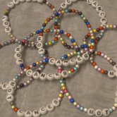 Armband, små pärlor - blandade färger