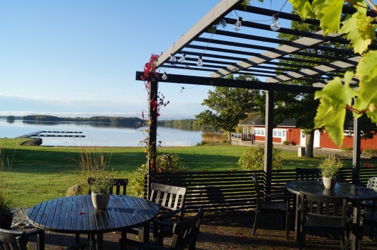 Tingsryd Resort med stugor och camping vid sjön Tiken lockar många utländska besökare. Tingsryd Resort med stugor och camping vid sjön Tiken lockar många utländska besökare.