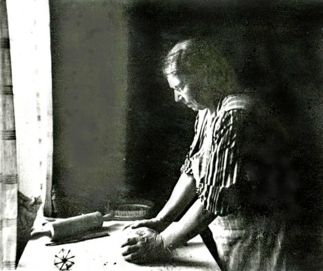 Bild från Margareta Dahlin, dotter till Iris, Varnhem, 2013