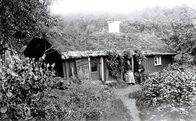 Marielund sekelskiftet 1900 - huset rivet 1930-tal -- ur boken Dokument i svart och vitt - fotograf Karl Fredrik Andersson, Skultorp - klicka på fotot för större bild!