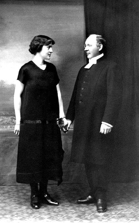 David Ahlner och hans hustru Hulda Werner inför bröloppet 1911. K. David Ahlner, 1911. Foto från Lars Olof Larsson, Timmersdala, 2015