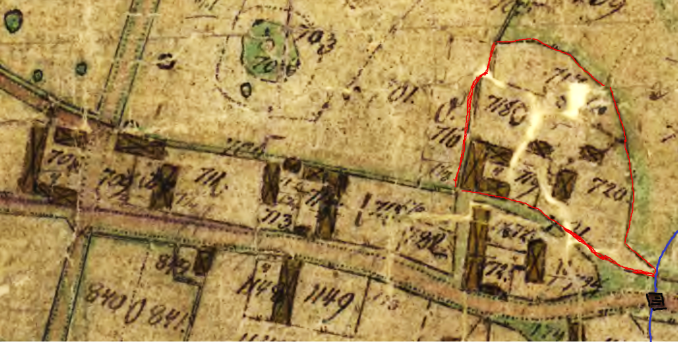 Simmesgårdens tomte- och ladugårdsplats markerat med rött. Karta Lantmäteriet historiska kartor  - grundad på 1804 års karta (1844)