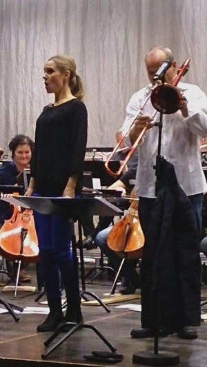 Hannah Holgersson and Nils Landgren in a duet. Photo: Cecilia Tegenfeldt