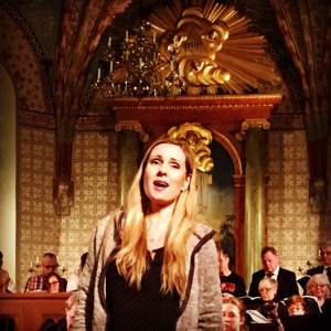 Hannah Holgersson singing "Aus Liebe" during dress rehearsal.