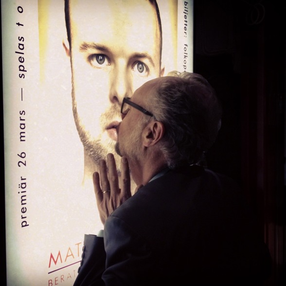 A happy kiss by Lars Arvidson after a successful premier! A happy kiss by Lars Arvidson after a successful premier!