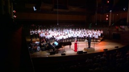 Hannah Holgersson singing Nella Fantasia with Vasastans Körakademi. Conductor: Kim Malmquist. Photo: Josefina Torkelsson Hannah Holgersson singing Nella Fantasia with Vasastans Körakademi. Conductor: Kim Malmquist. Photo: Josefina Torkelsson