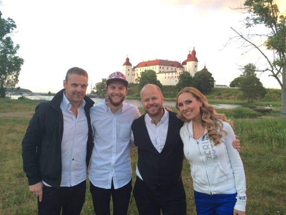 Magnus Ahlgren, Jonatan Lindh, Joakim Holgersson and Hannah Holgersson by Läckö Slott, Kållandsö. Photo: Evelina Holgersson Magnus Ahlgren, Jonatan Lindh, Joakim Holgersson and Hannah Holgersson by Läckö Slott, Kållandsö. Photo: Evelina Holgersson