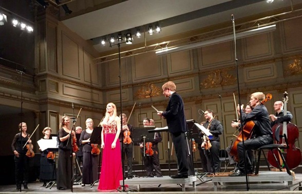 Hannah Holgersson, Musica Vitae and Simon Crawford-Phillips. Photo: Anders Paulsson Hannah Holgersson, Musica Vitae and Simon Crawford-Phillips. Photo: Anders Paulsson