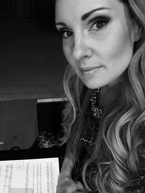 Hannah Holgersson focusing before showtime! Hannah Holgersson focusing before showtime!