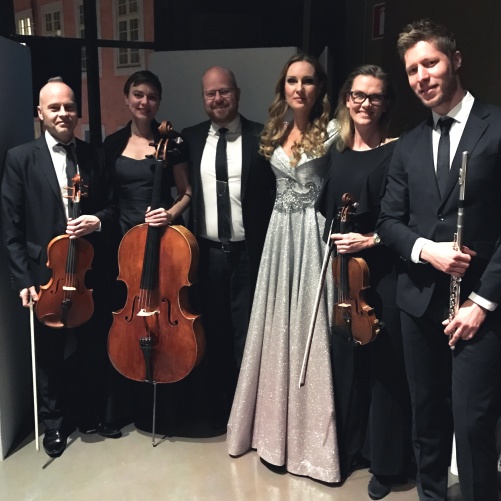 Hannah Holgersson with co-musicians  Thomas Ringqvist, Adina Sabin, Joakim Holgersson, Kerstin Thörn and Kristian Brink.