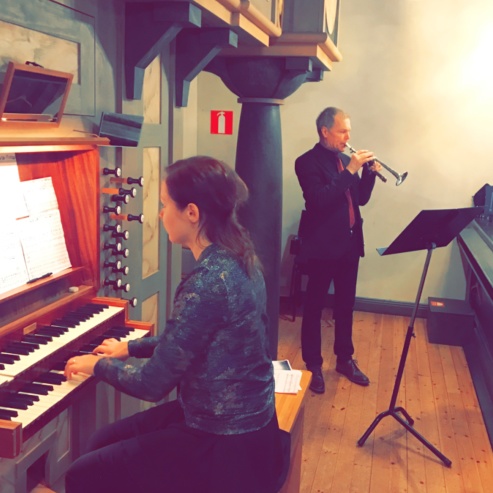 Gundega Novotny and Börje Westerlund at Boo kyrka.