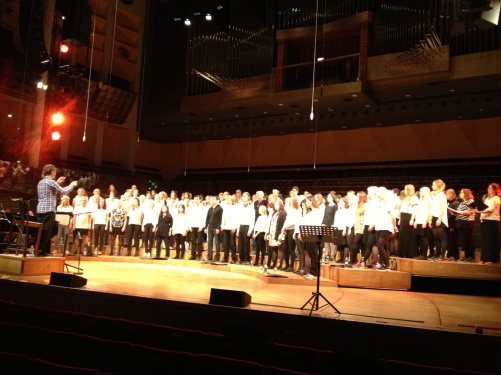 Kim Malmquist and Vasastans Körakademi during dress rehearsal in the Stockholm Concert Hall.