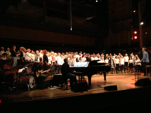 The band, Vasastans Körakademi and Kim Malmquist during dress rehearsal.