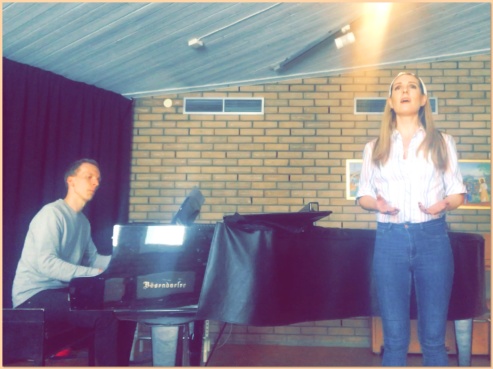 Composer Martin Åsander and Hannah Holgersson performing.