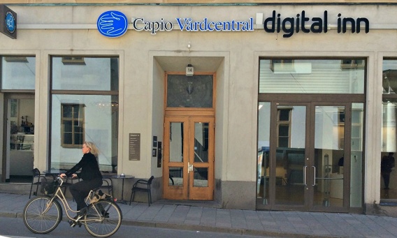 Wästlunds logopedmottagning vid Slussenkliniken har nu blivit helt digital. Skylten är kvar vid Capio Vårdcentral. Foto: Helena Forne-Wästlund 2015