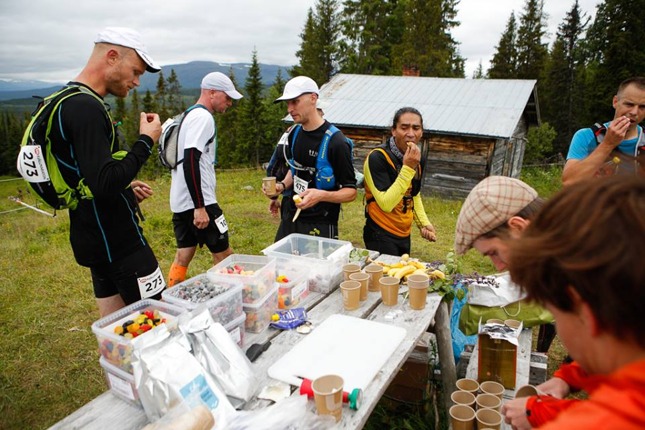 Jag i vit t-shirt (något sammanbiten...) Bild: AXA Fjällmaraton/Facebook Jag i vit t-shirt (något sammanbiten...) Bild: AXA Fjällmaraton/Facebook