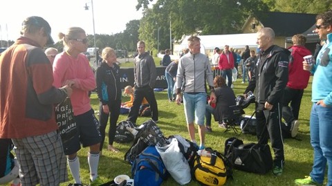 Ett gäng samlade innan vi ska gå iväg till en skola och byta om! Foto: Privat Ett gäng samlade innan vi ska gå iväg till en skola och byta om! Foto: Privat