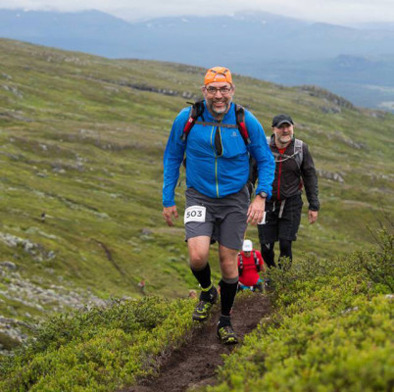 Stefan Lodestad och jag på väg uppför en av Ottfjällets höjder. Foto: AXA Fjällmaraton Stefan Lodestad och jag på väg uppför en av Ottfjällets höjder. Foto: AXA Fjällmaraton