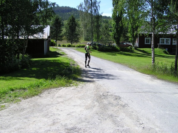 På väg upp mot Lidnipan På väg upp mot Lidnipan