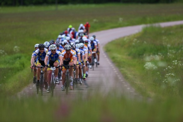 I trakterna kring Medevi på väg mot mål. Vår klunga + svansen. I trakterna kring Medevi på väg mot mål. Vår klunga + svansen.